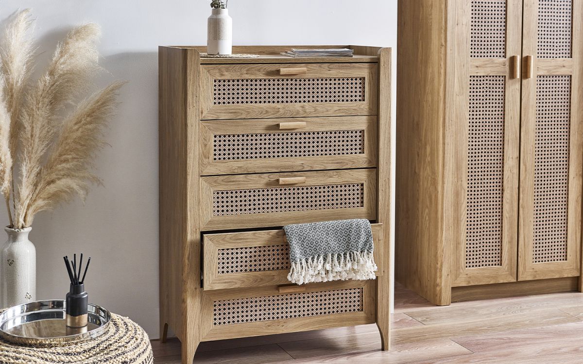 Julian Bowen Sydney Oak 5 Drawer Chest
