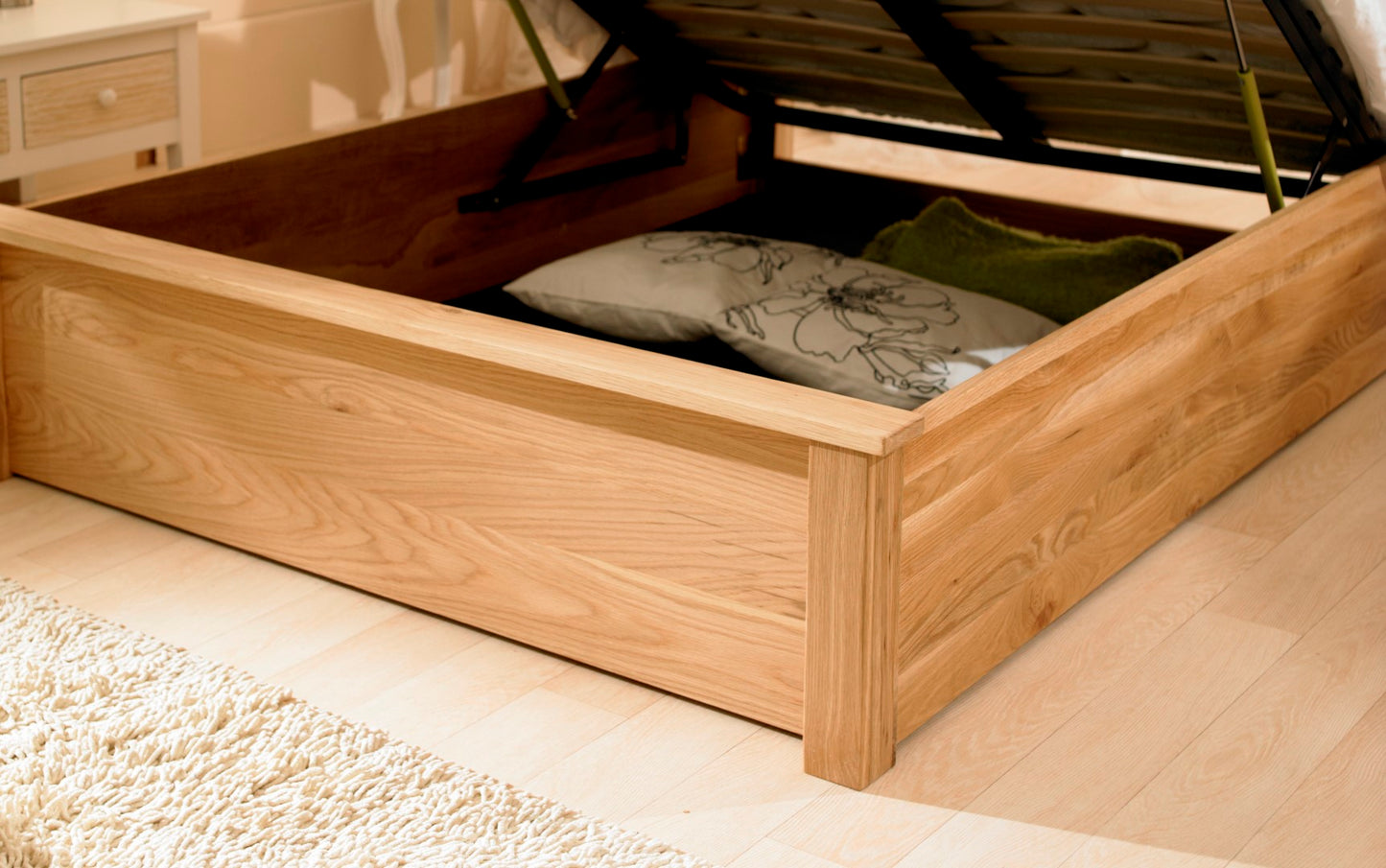 Emporia 4ft6 Double Solid Oak Ottoman Bed Frame
