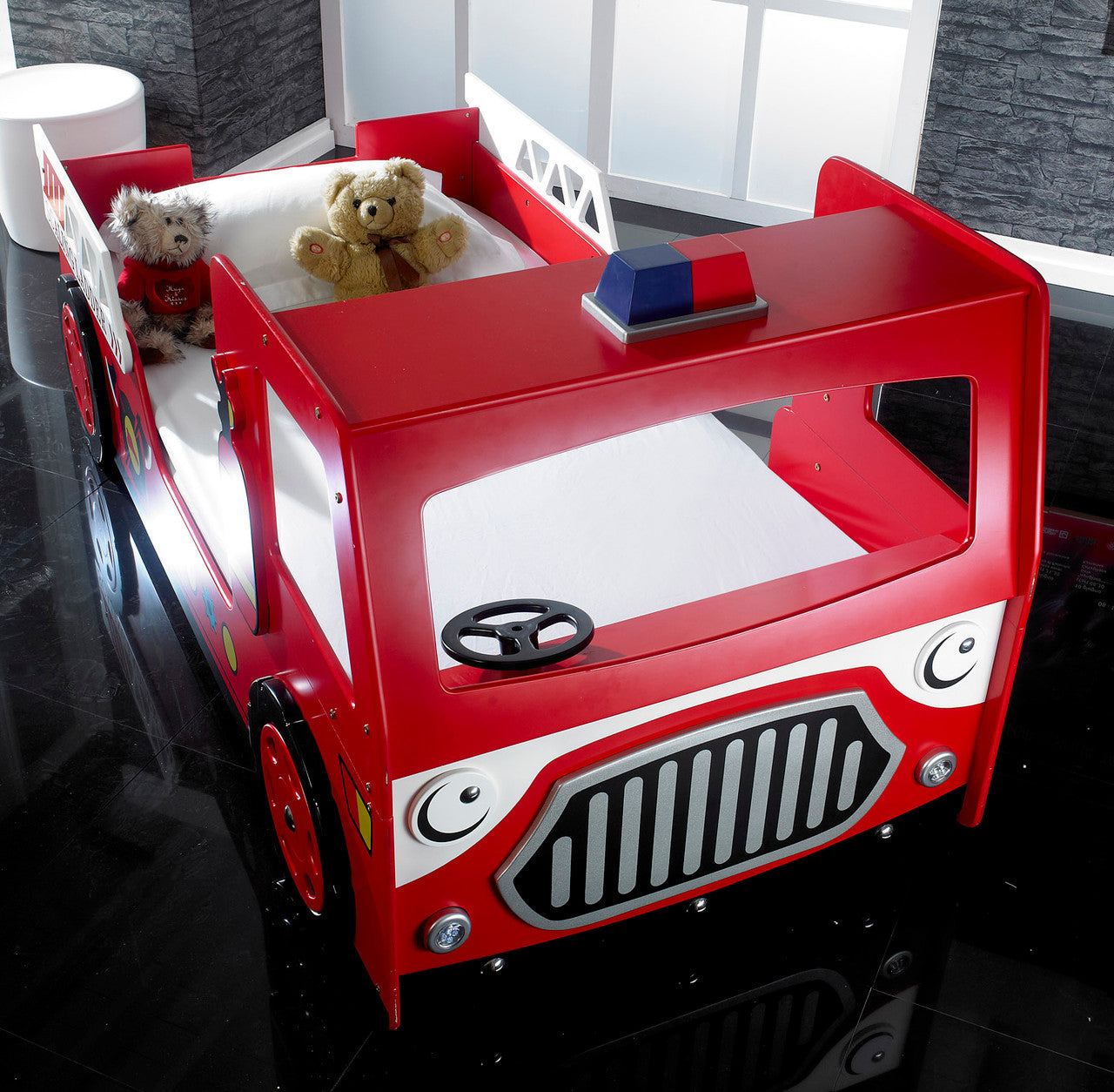 Artisan Novelty Red Fire Engine Bed