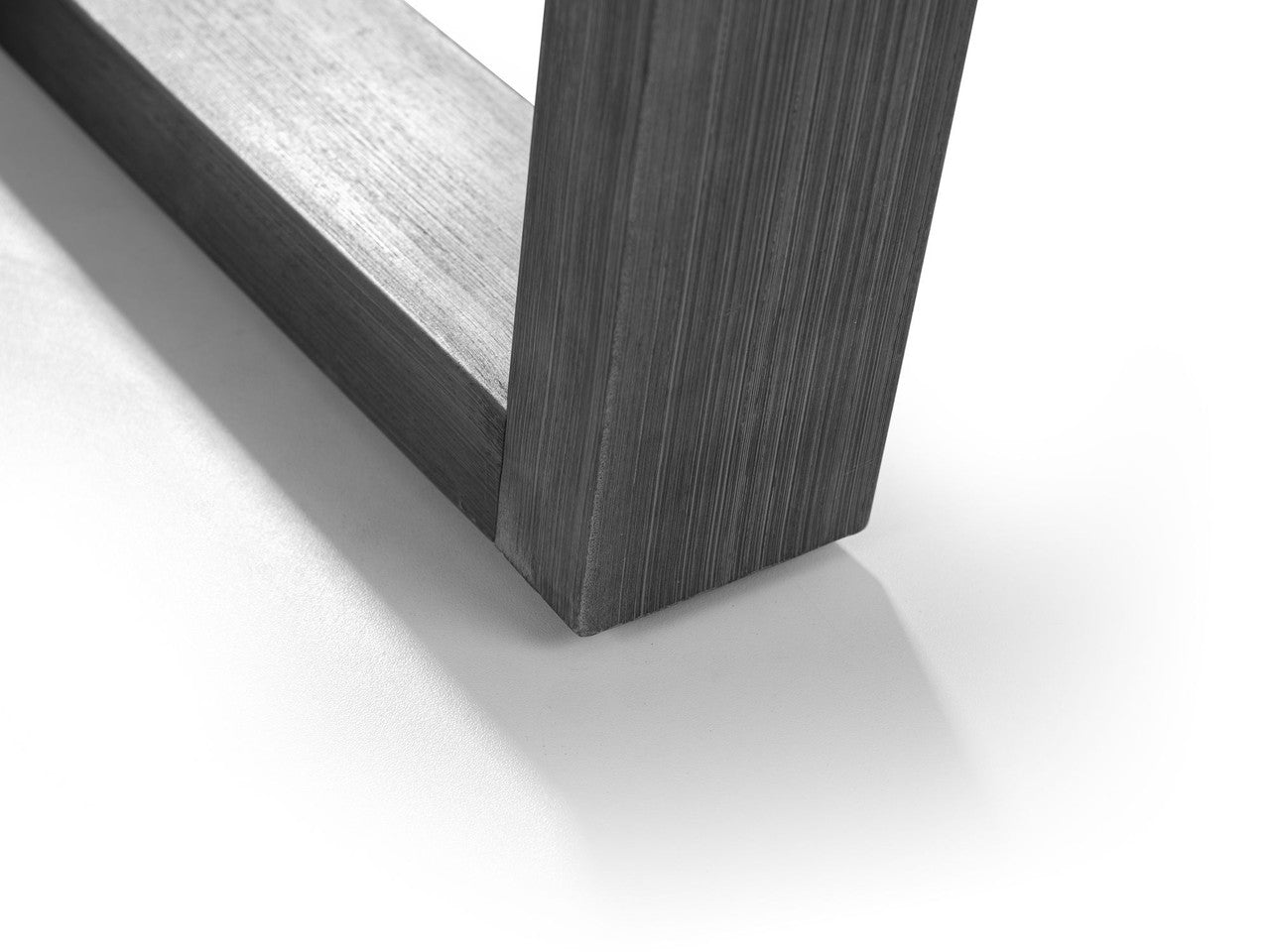 Julian Bowen Brooklyn Solid Oak Round Dining Table