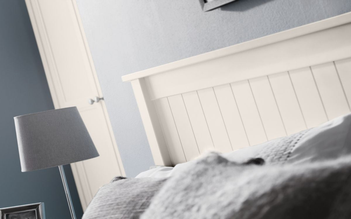 Julian Bowen Maine Surf White Pine 5ft Kingsize Bed