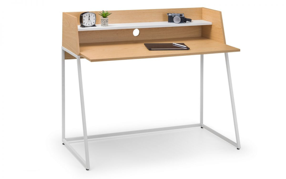 Oak finish desk with large surface area for your laptop and paperwork