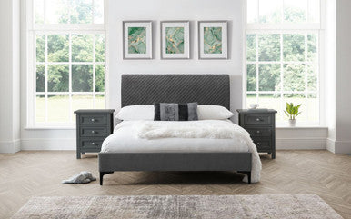 Julian Bowen Sanderson 4ft6 Double Diamond Quilted Velvet Bed