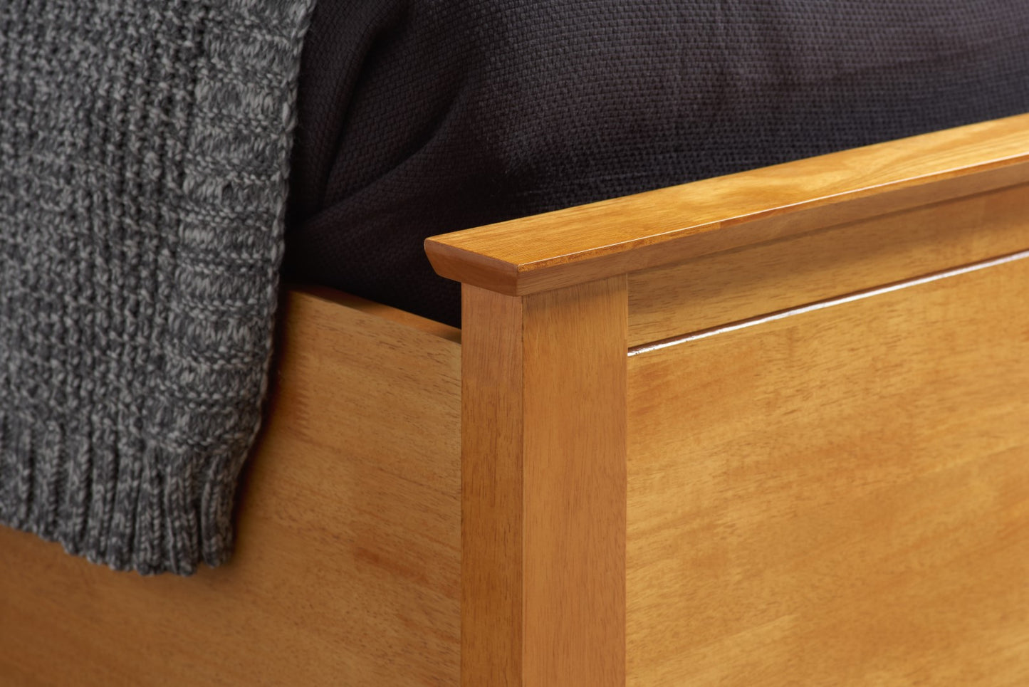 Birlea Phoenix 5ft Kingsize Oak Ottoman Bed Frame