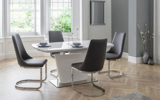 Set Of Como Extending Table & 4 Como Chairs