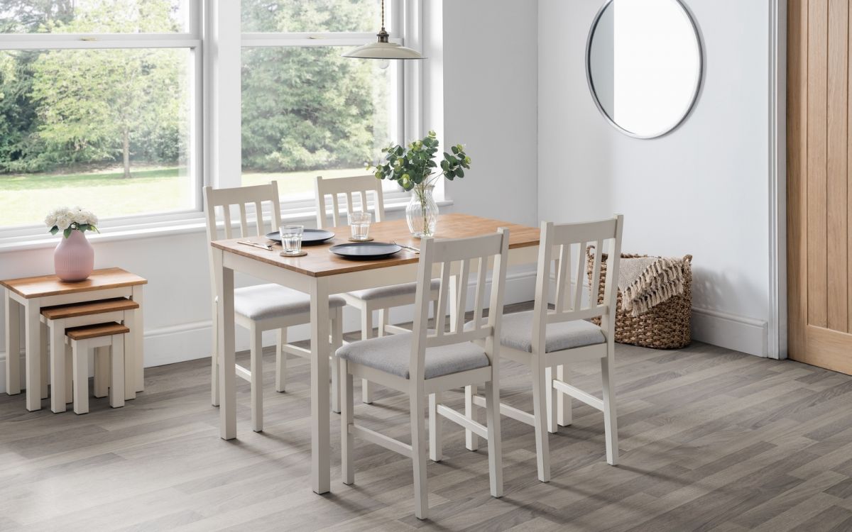 Set Of Coxmoor Ivory & Oak Dining Table & 4 Chairs